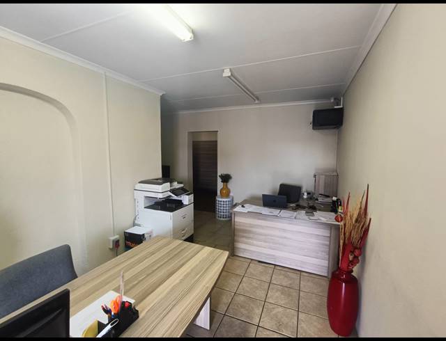 350M² BUILDING FOR SALE IN BO-DORP